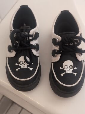Black & White TUKskin™ Pirate Creeper Toddler Sneaker